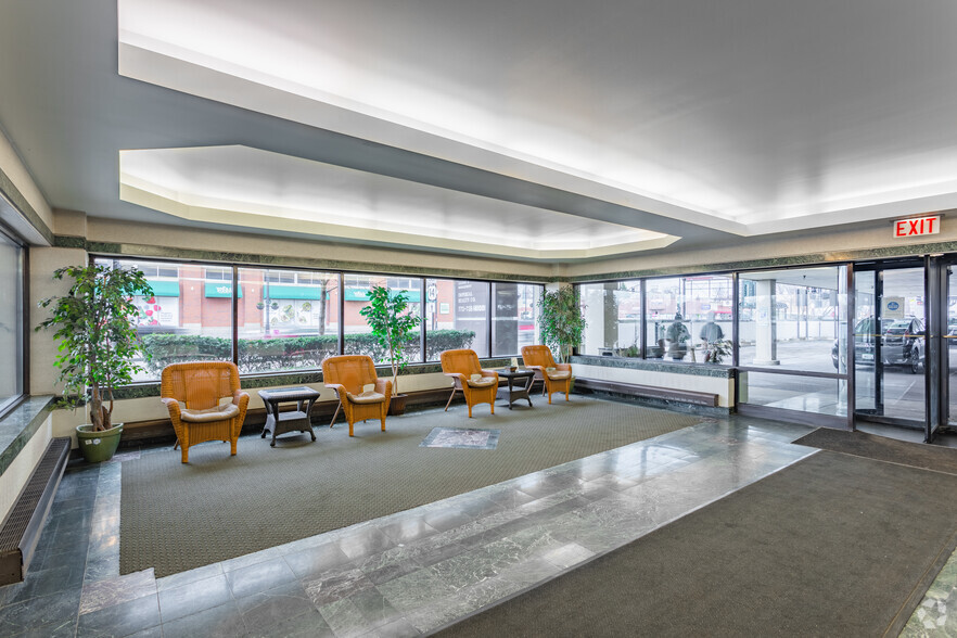 4801 W Peterson Ave, Chicago, IL en alquiler - Lobby - Imagen 3 de 10