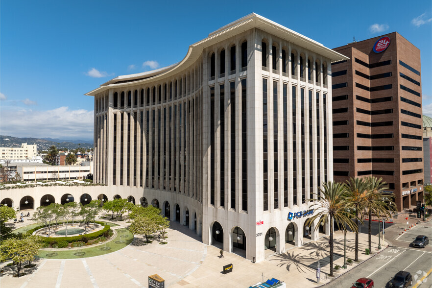 3701 Wilshire Blvd, Los Angeles, CA en alquiler - Foto del edificio - Imagen 1 de 8