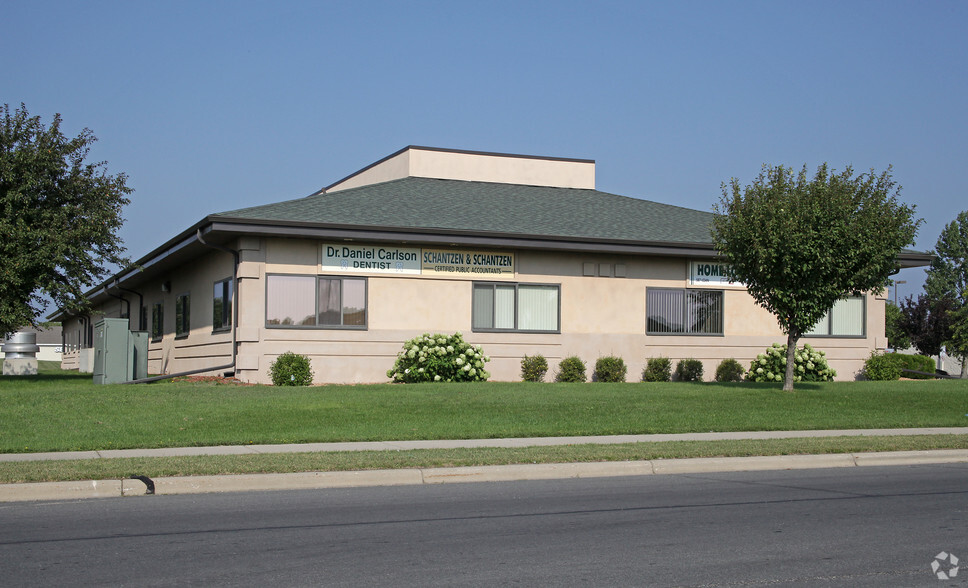 720 Century Ave SW, Hutchinson, MN en venta - Foto del edificio - Imagen 2 de 2