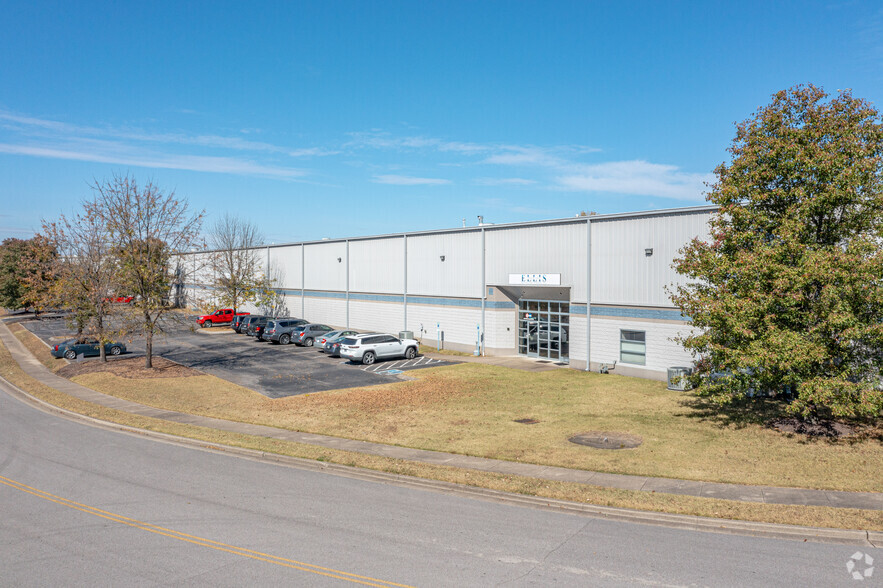 740-760 Hickory Industrial Dr, Old Hickory, TN en alquiler - Foto principal - Imagen 1 de 4