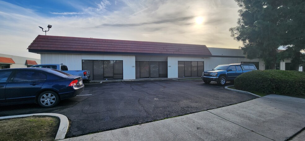 2750 N Clovis Ave, Fresno, CA en alquiler - Foto del edificio - Imagen 1 de 9