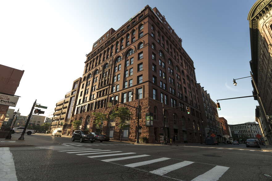 40 Pearl St NW, Grand Rapids, MI en alquiler - Foto del edificio - Imagen 2 de 21