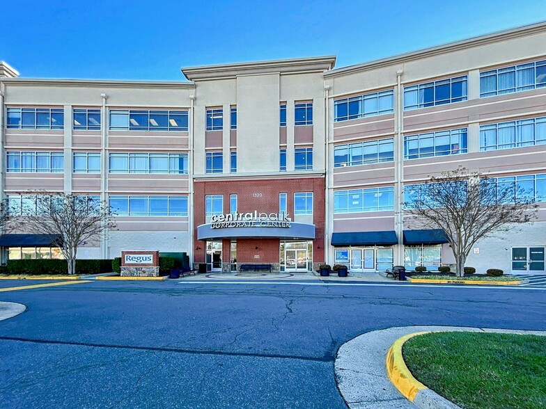 1320 Central Park Blvd, Fredericksburg, VA en alquiler - Foto del edificio - Imagen 3 de 8