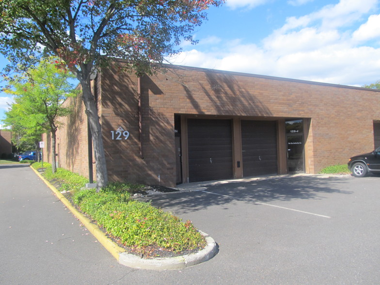 129 Gaither Dr, Mount Laurel, NJ en venta - Foto del edificio - Imagen 3 de 4