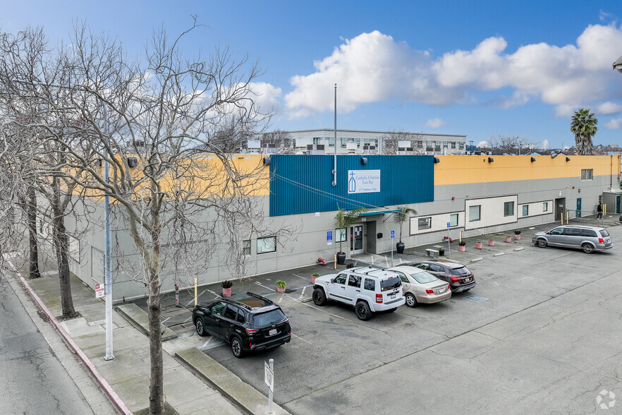 217 Harbour Way, Richmond, CA en venta - Foto del edificio - Imagen 2 de 28