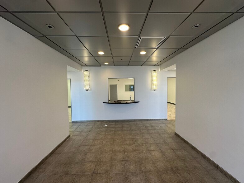 459 Park Ave, San Fernando, CA en alquiler - Foto del edificio - Imagen 2 de 7