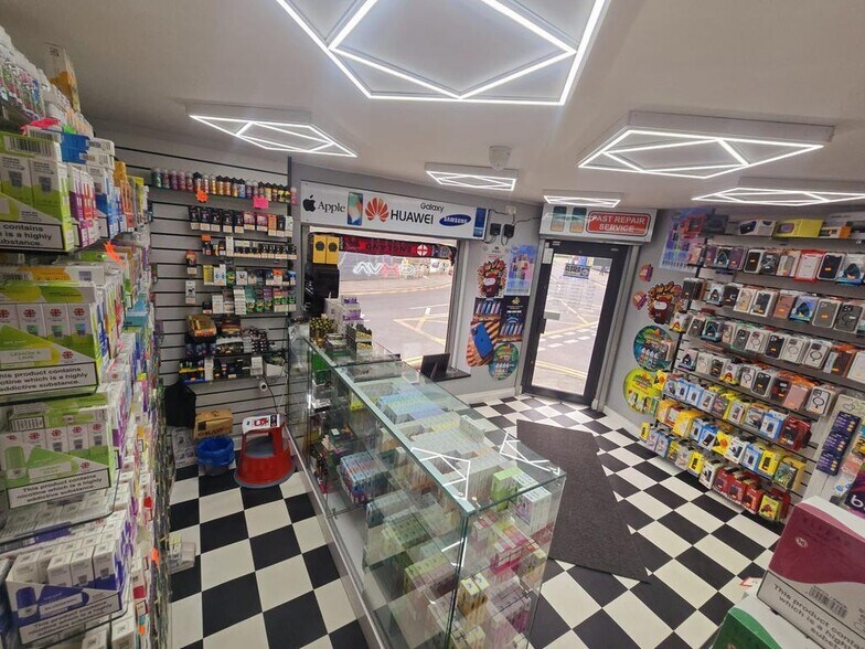 86 High St, Queensbury en venta - Foto del edificio - Imagen 2 de 22