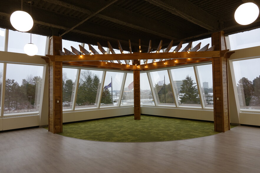 700 Terrace Point Rd, Muskegon, MI en alquiler - Foto del interior - Imagen 2 de 18