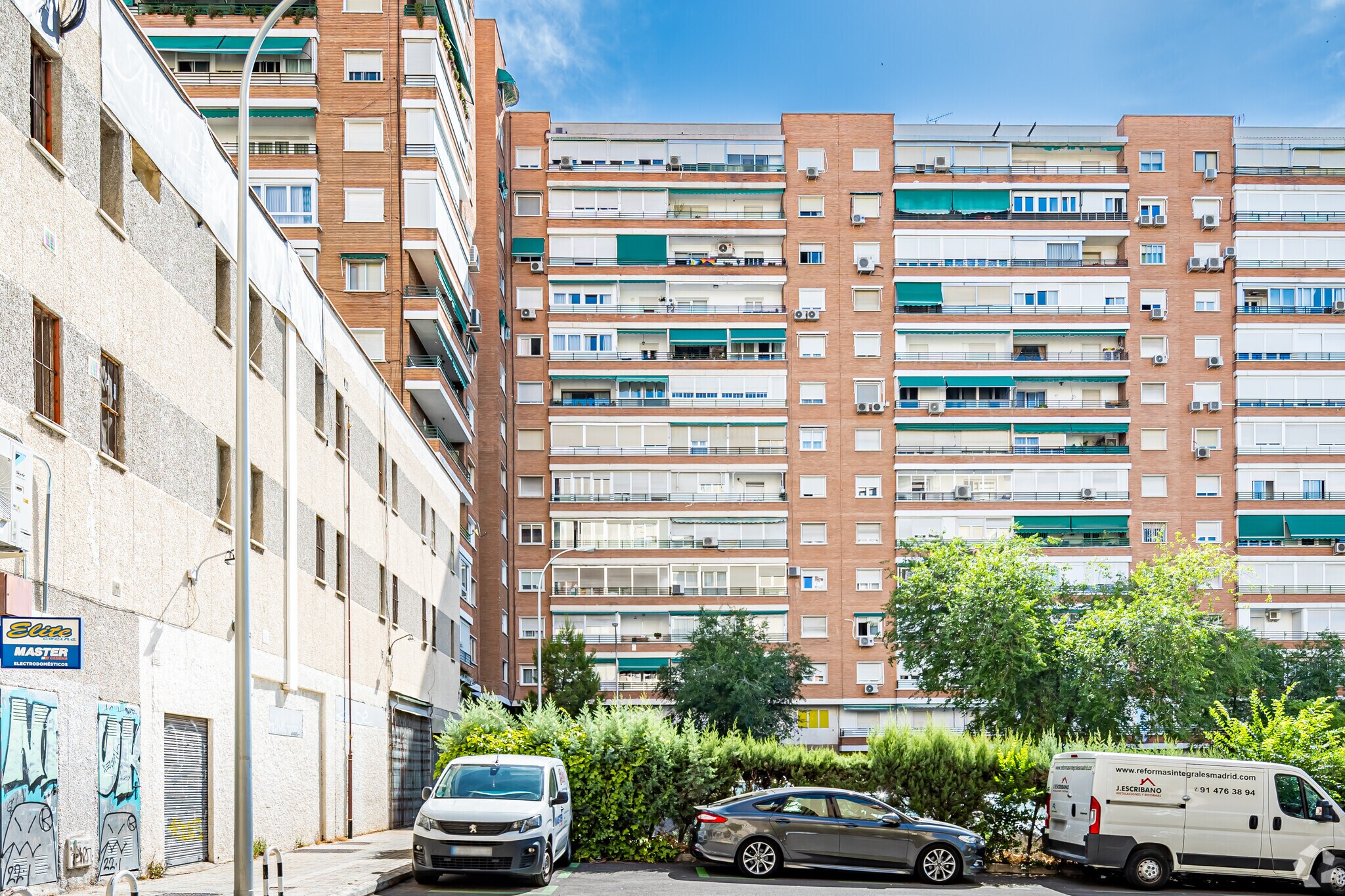 Plaza de Villafranca de los Barros, 3, Madrid, Madrid en venta Foto principal- Imagen 1 de 4
