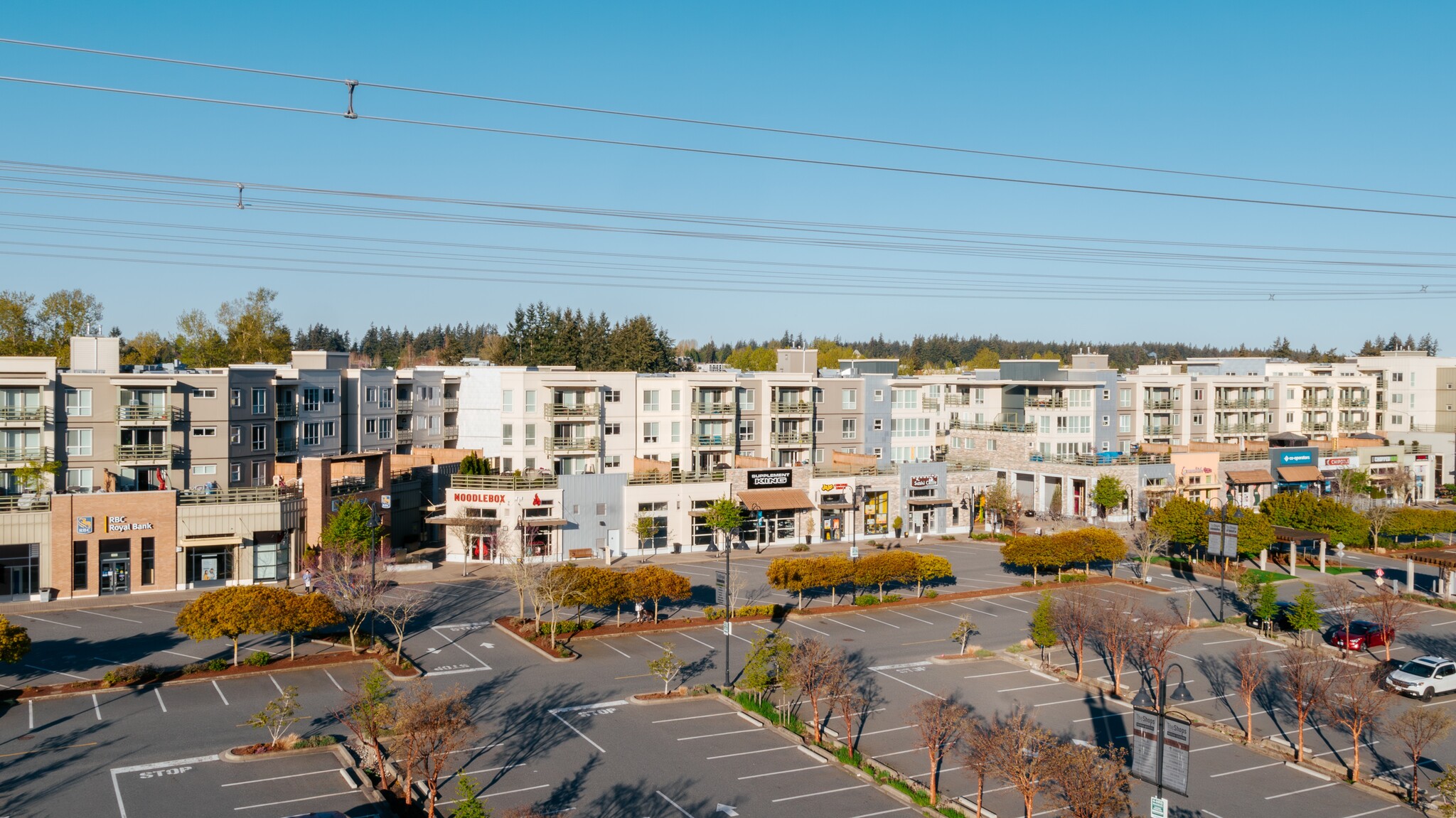 15715-15760 Croydon Dr, Surrey, BC en alquiler Foto del edificio- Imagen 1 de 7