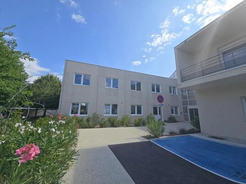 22 Rue Du 35Eme Regiment D'Aviation, Bron en venta - Foto del edificio - Imagen 2 de 10