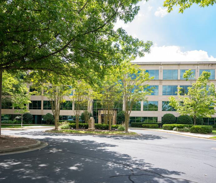 3325 Paddock Pky, Suwanee, GA en alquiler - Foto del edificio - Imagen 3 de 11