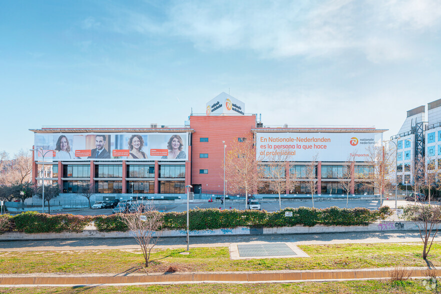 Avenida De Bruselas, 16, Alcobendas, Madrid en alquiler - Foto del edificio - Imagen 3 de 4