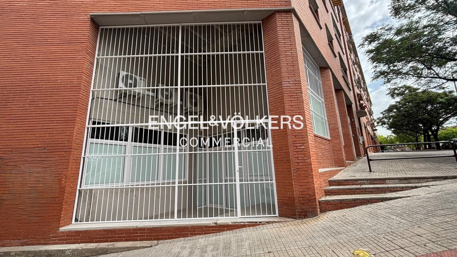 Edificio residencial en Ripollet, Barcelona en venta Foto del edificio- Imagen 1 de 12