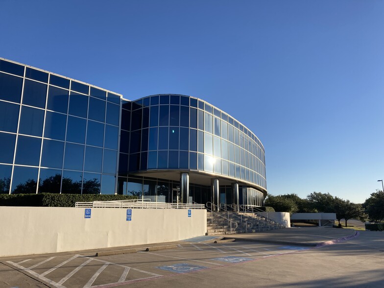 401 E Corporate Dr, Lewisville, TX en alquiler - Foto del edificio - Imagen 1 de 8