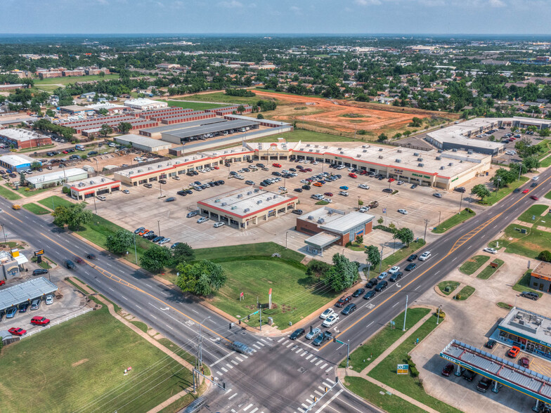 800-828 W Edmond Rd, Edmond, OK en alquiler - Foto del edificio - Imagen 1 de 8