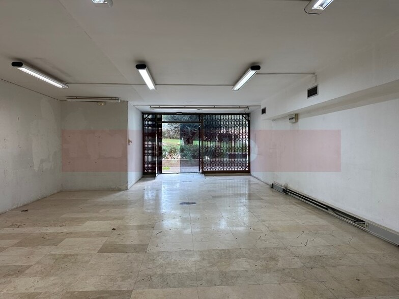 Edificio residencial en Esplugues de Llobregat, Barcelona en venta - Foto del interior - Imagen 2 de 5