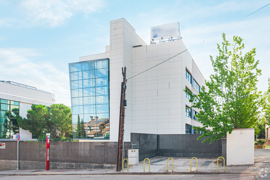 Calle López Santos, 4, Las Rozas de Madrid, Madrid en venta - Foto del edificio - Imagen 2 de 26