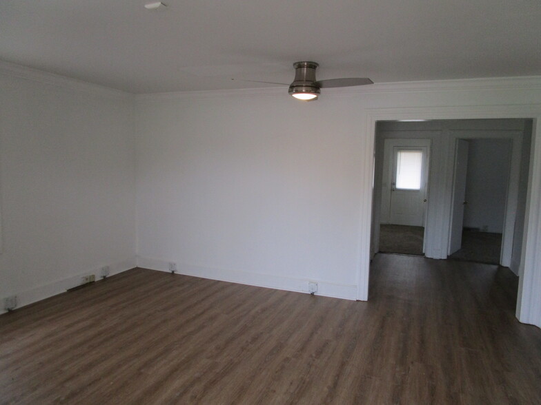 4755 Edmund Hwy, West Columbia, SC en alquiler - Foto del interior - Imagen 2 de 9