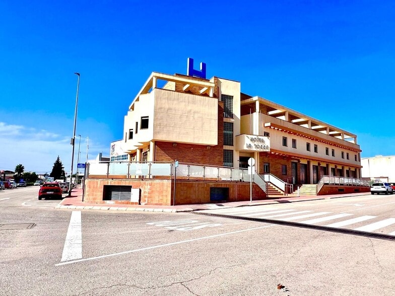 Hotel y hospedaje en Los Montesinos, Alicante en venta - Foto del edificio - Imagen 1 de 30