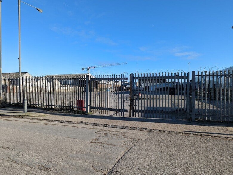 Riverside Rd, London en alquiler - Foto del edificio - Imagen 3 de 3