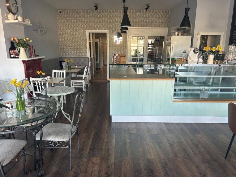 61-67 Old Woking Rd, West Byfleet, SRY KT14 6LF - Unidad 61 -  - Foto del interior - Image 1 of 2