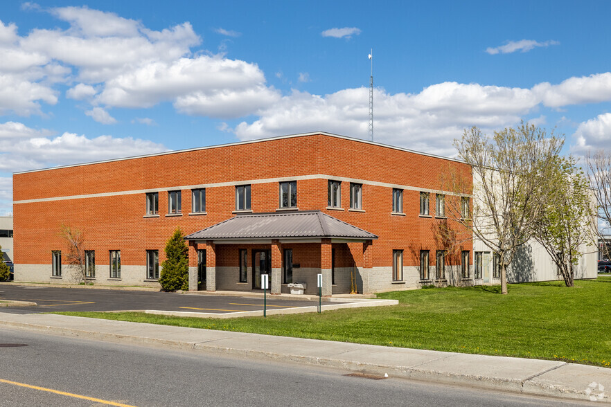 4797 Ch De La Savane, Longueuil, QC en alquiler - Foto del edificio - Imagen 1 de 2