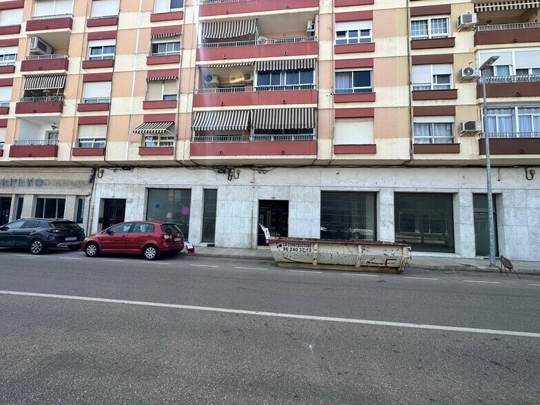 Local en Alzira, Valencia en alquiler - Foto del edificio - Imagen 2 de 10