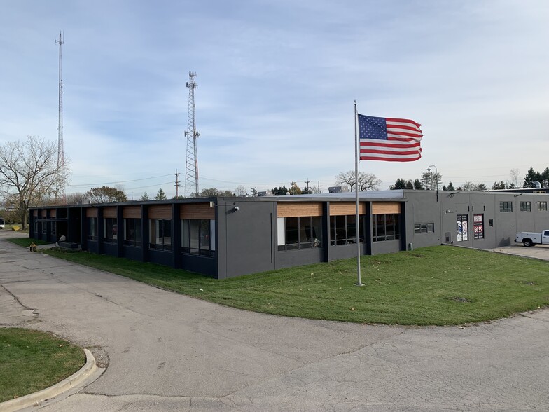 2000 Gary Ln, Geneva, IL en alquiler - Foto del edificio - Imagen 1 de 8