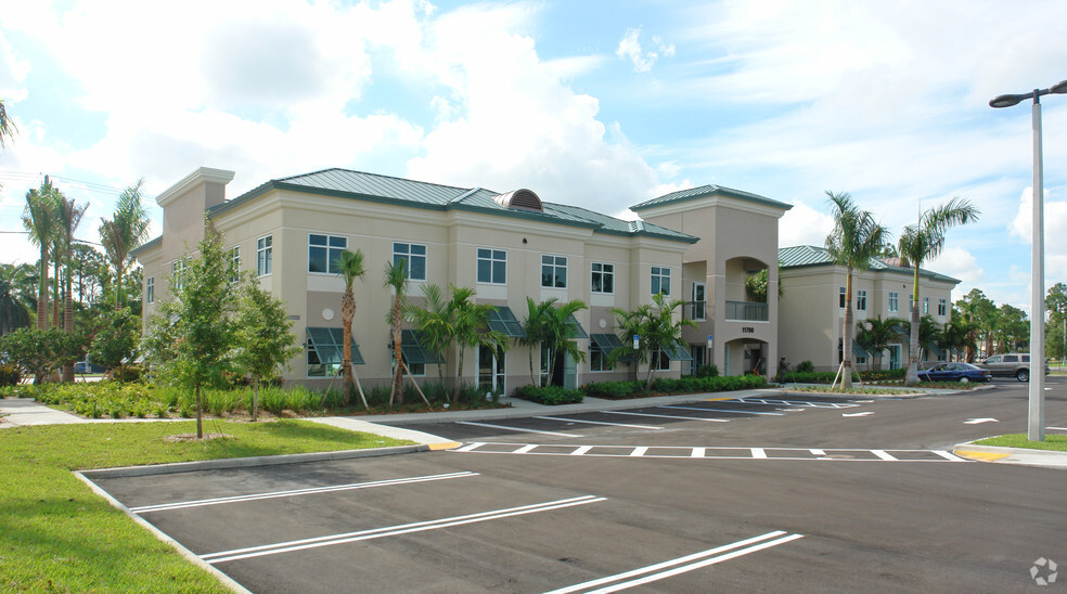 11700 Okeechobee Blvd, Royal Palm Beach, FL en alquiler - Foto del edificio - Imagen 1 de 6