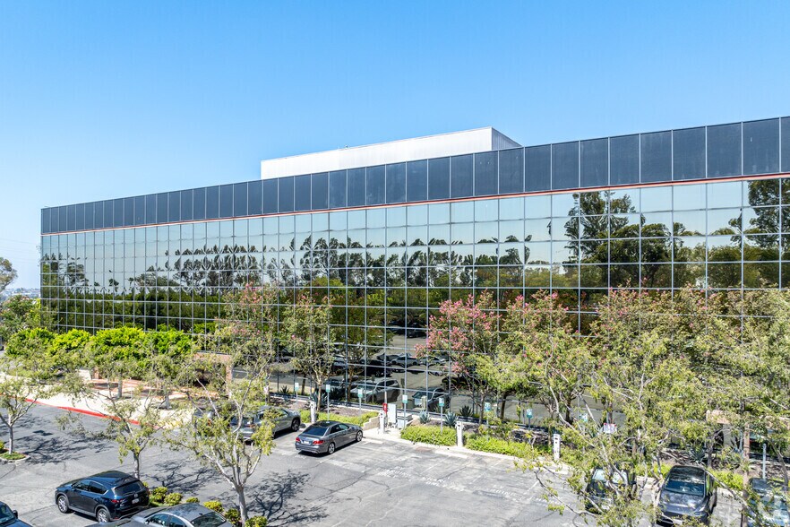 1255 Corporate Center Dr, Monterey Park, CA en alquiler - Foto principal - Imagen 1 de 6