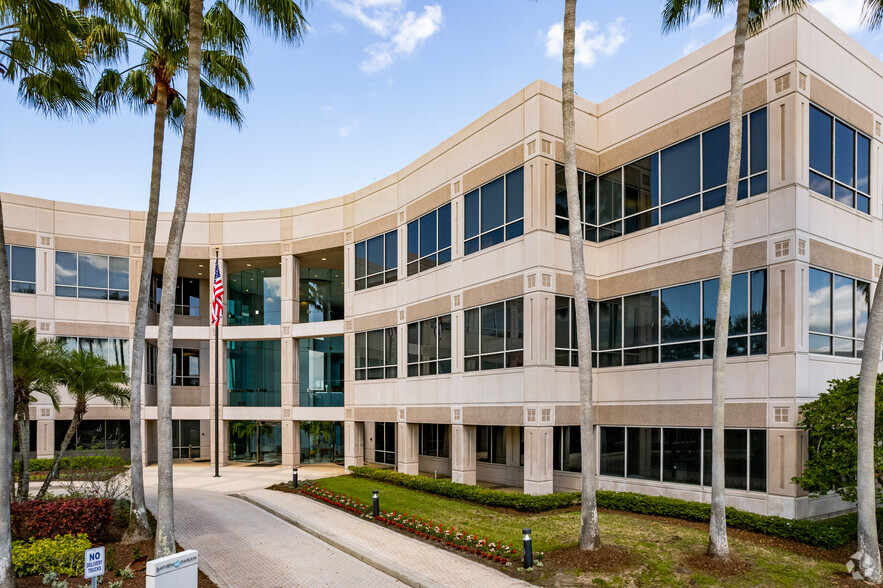 15550 Lightwave Dr, Clearwater, FL en alquiler - Foto del edificio - Imagen 1 de 14