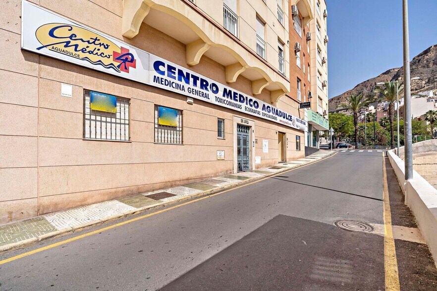 Isla, 2, Roquetas de Mar, Almería en alquiler - Foto del edificio - Imagen 1 de 43