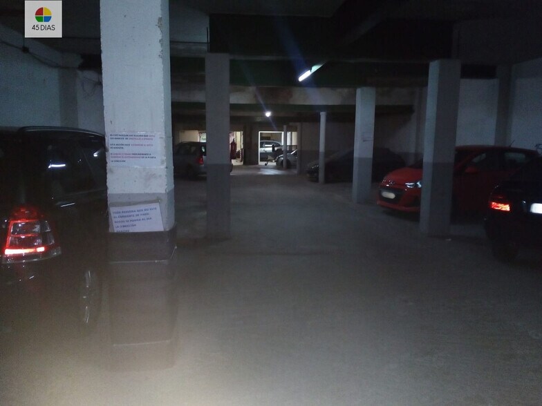 Edificio residencial en Cerdanyola del Vallès, Barcelona en venta - Foto del interior - Imagen 2 de 3