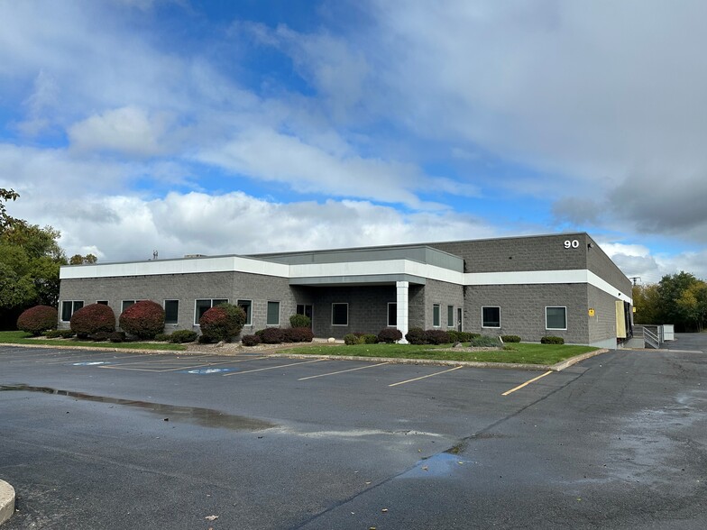 90 Goodway Dr, Rochester, NY en alquiler - Foto del edificio - Imagen 1 de 13