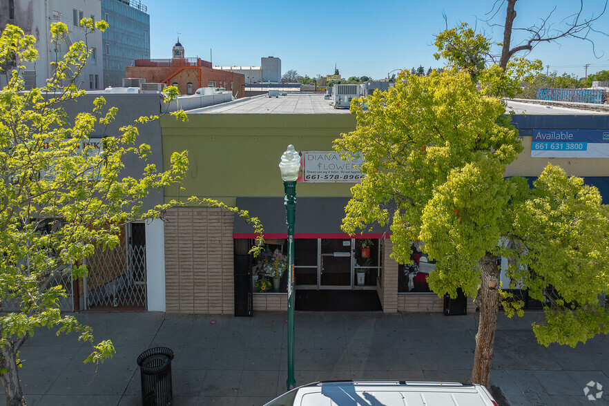 2025 Chester Ave, Bakersfield, CA en alquiler - Foto del edificio - Imagen 2 de 22