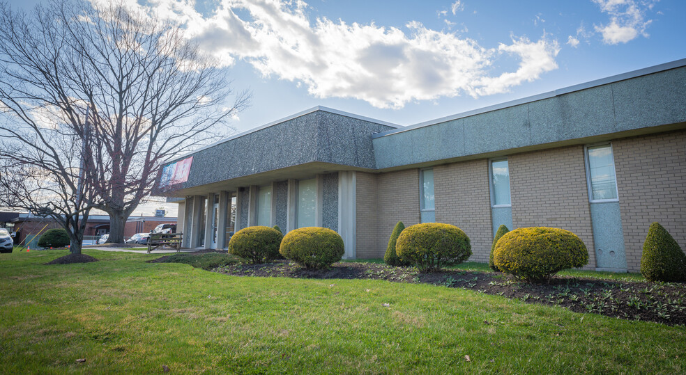 915 S Trooper Rd, Norristown, PA en venta - Foto del edificio - Imagen 2 de 3