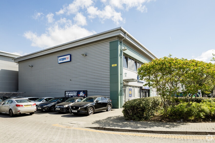 Cowley Mill Rd, Uxbridge en alquiler - Foto del edificio - Imagen 2 de 2