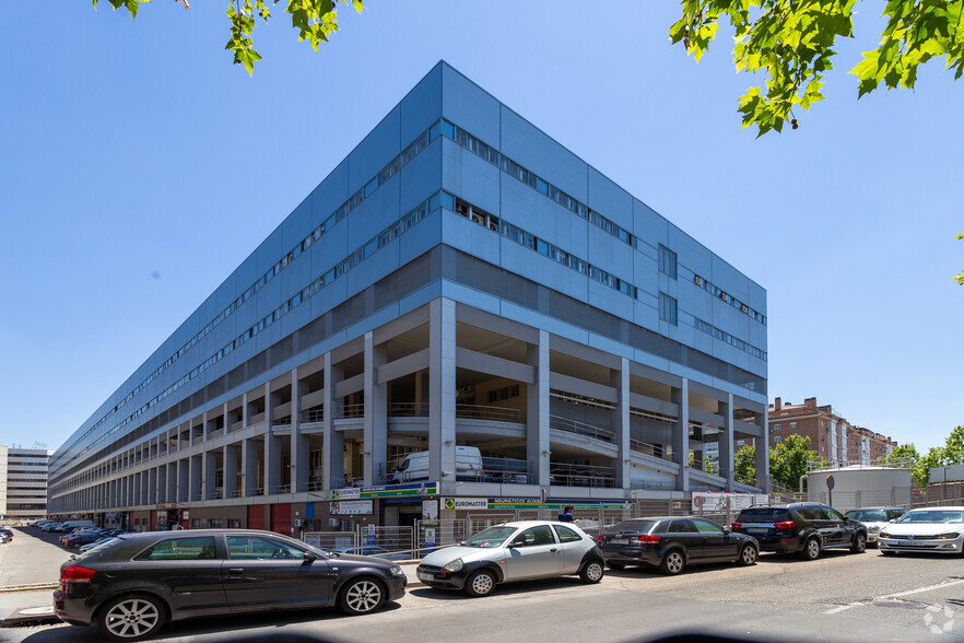 Calle De Isabel Colbrand, 10-12, Madrid, Madrid en alquiler - Foto del edificio - Imagen 3 de 18