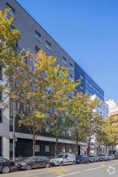 13 Bis Rue De L'Abreuvoir, Courbevoie en alquiler - Foto del edificio - Imagen 2 de 15