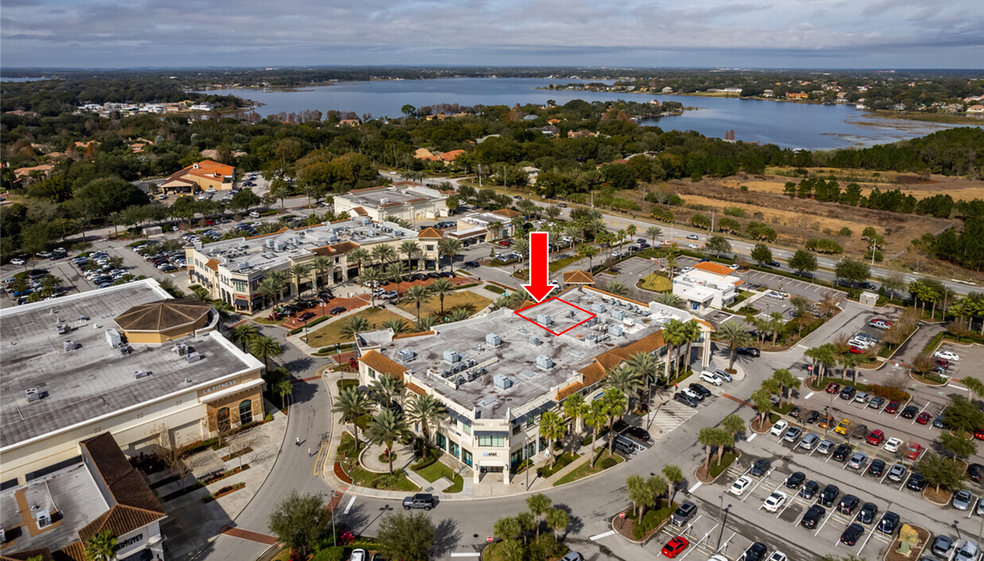 4757 The Grove Dr, Windermere, FL en venta - Foto del edificio - Imagen 3 de 64