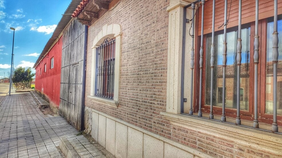 Local en Pozaldez, Valladolid en venta - Foto del edificio - Imagen 3 de 6