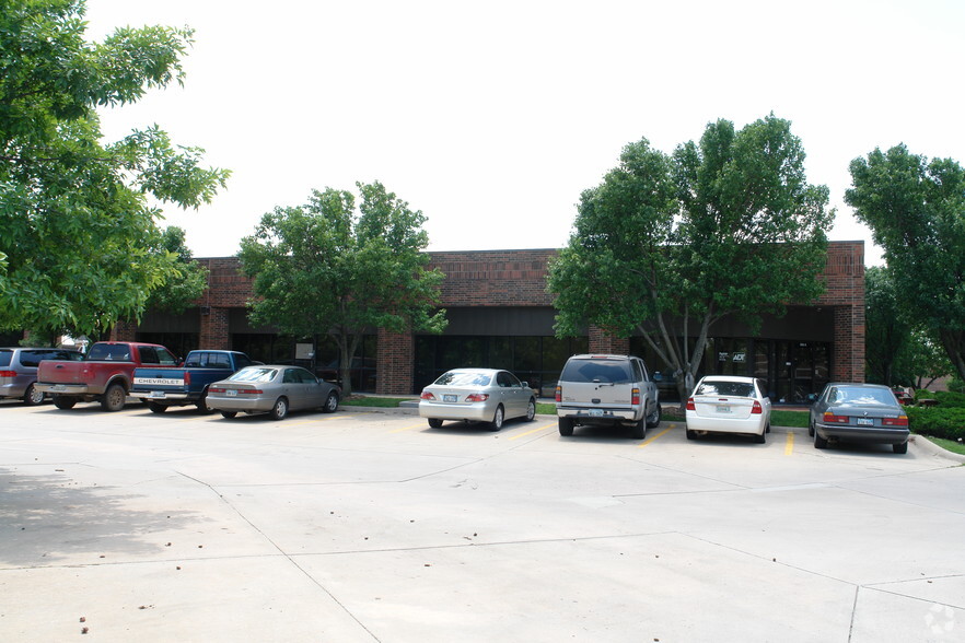 3450 N Rock Rd, Wichita, KS en alquiler - Foto del edificio - Imagen 3 de 4