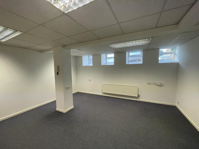 Whitebridge Ln, Stone en alquiler - Foto del edificio - Imagen 2 de 14