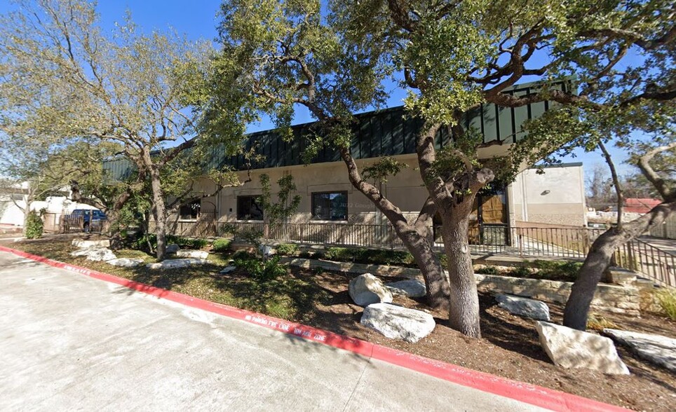 2010 Windy Ter, Austin, TX en alquiler - Foto del edificio - Imagen 3 de 21