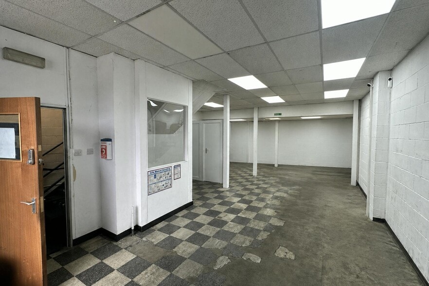 Blackthorne Rd, Slough en venta - Foto del edificio - Imagen 2 de 4