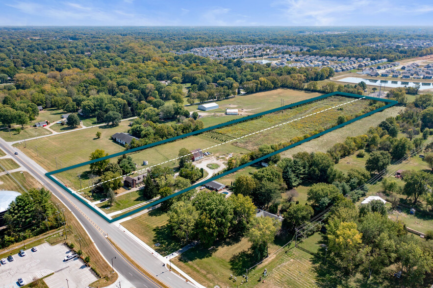 5703 W SMITH VALLEY Rd, Greenwood, IN en venta - Foto del edificio - Imagen 1 de 13