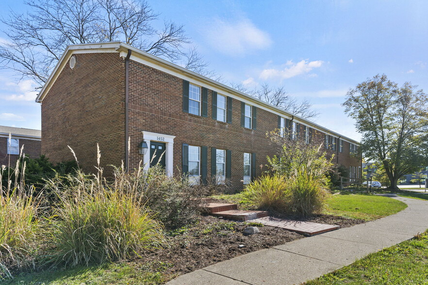 1436 Yankee Park Pl, Dayton, OH en venta - Foto del edificio - Imagen 1 de 45