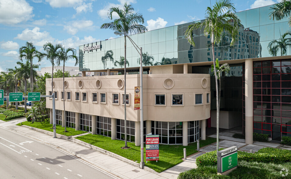 1650-1670 SE 17th St, Fort Lauderdale, FL en alquiler - Foto del edificio - Imagen 2 de 9