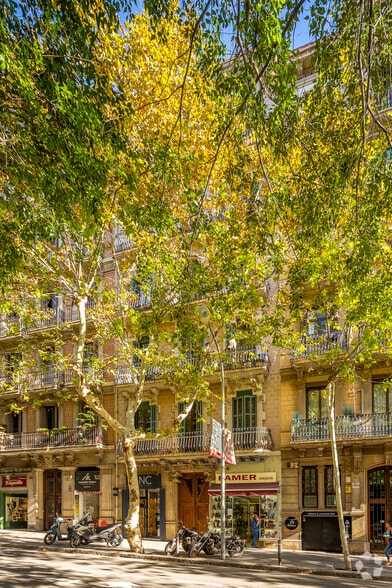 Carrer d'Aribau, 126, Barcelona, Barcelona en alquiler - Foto del edificio - Imagen 1 de 1
